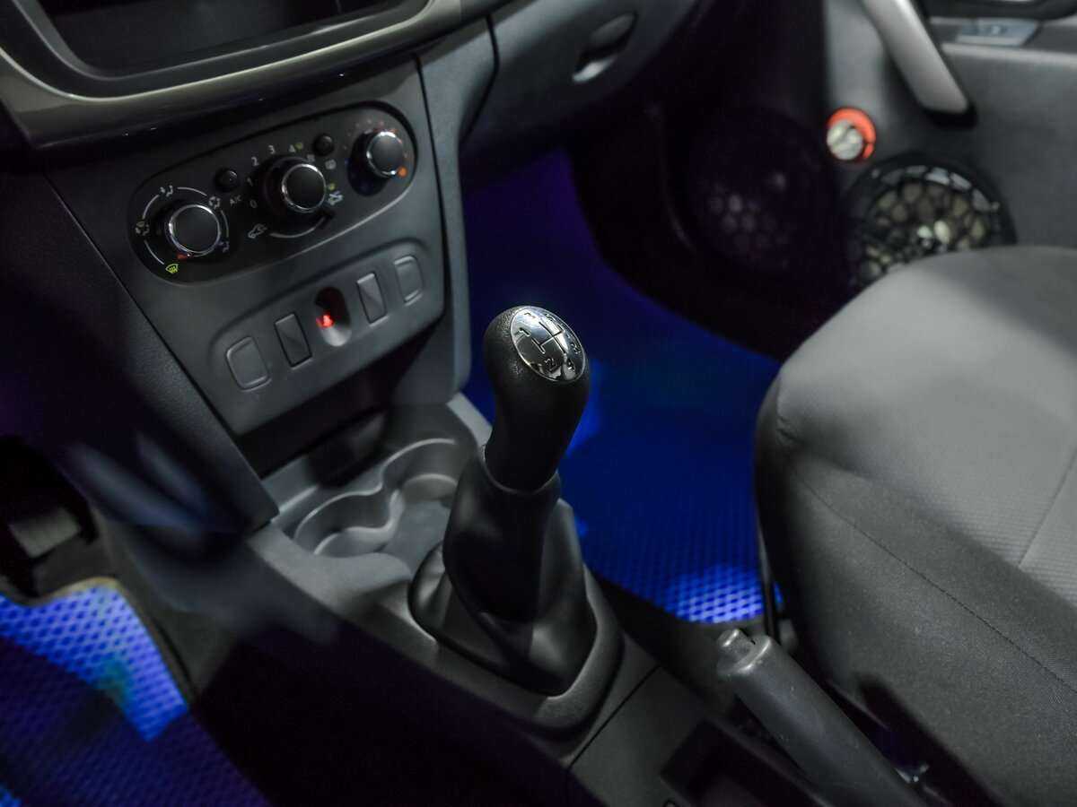 Renault Logan, 2018 Фото №10