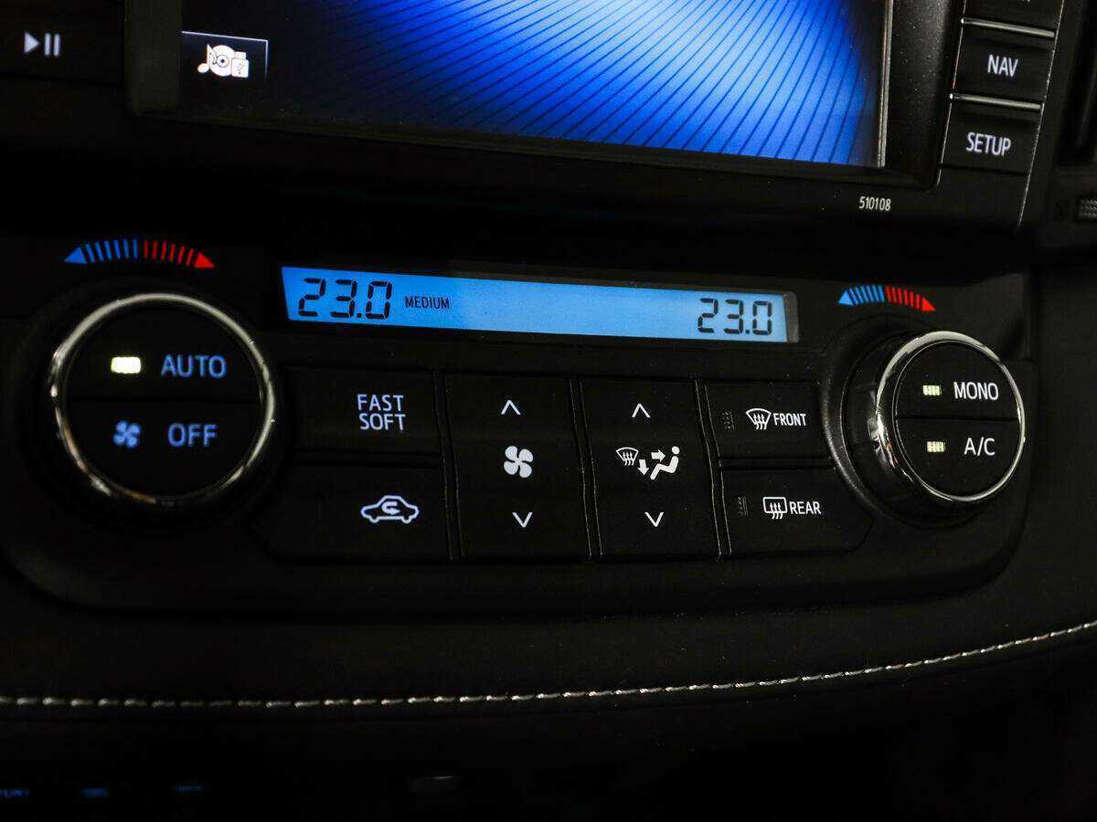 Toyota RAV4, 2017 Фото №17