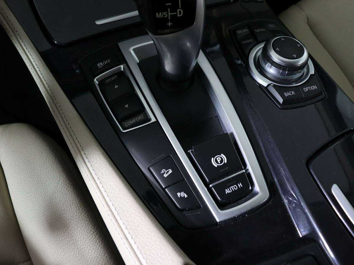 BMW 5 серии 525d xDrive, 2012 Фото №18