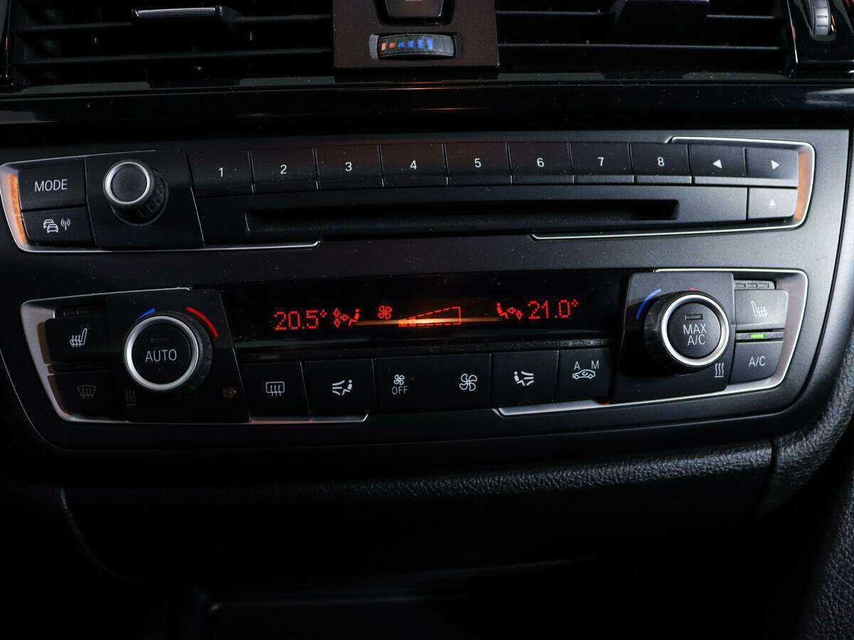 BMW 3 серии 320i xDrive, 2014 Фото №14