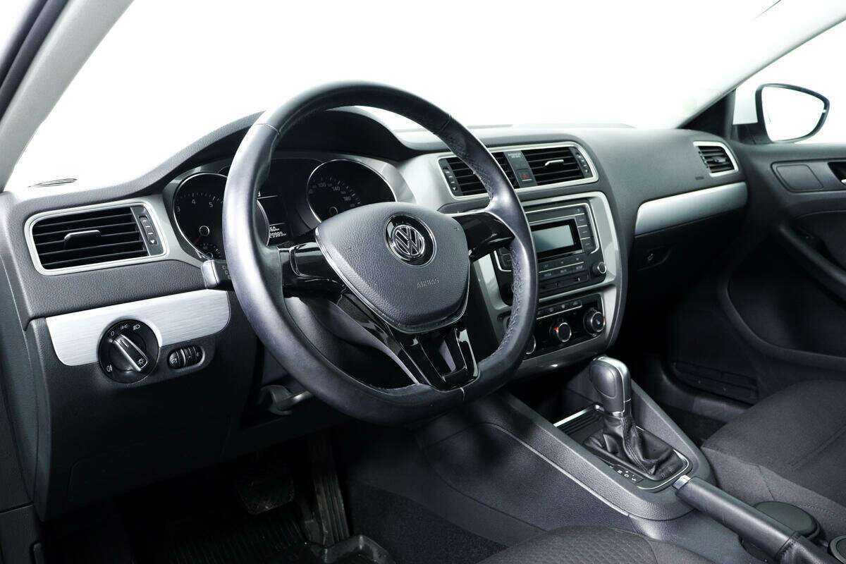 Volkswagen Jetta, 2018 Фото №13