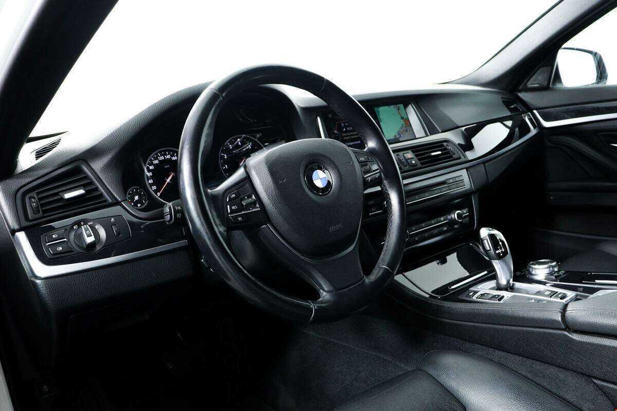 BMW 5 серии 528i xDrive, 2016 Фото №13
