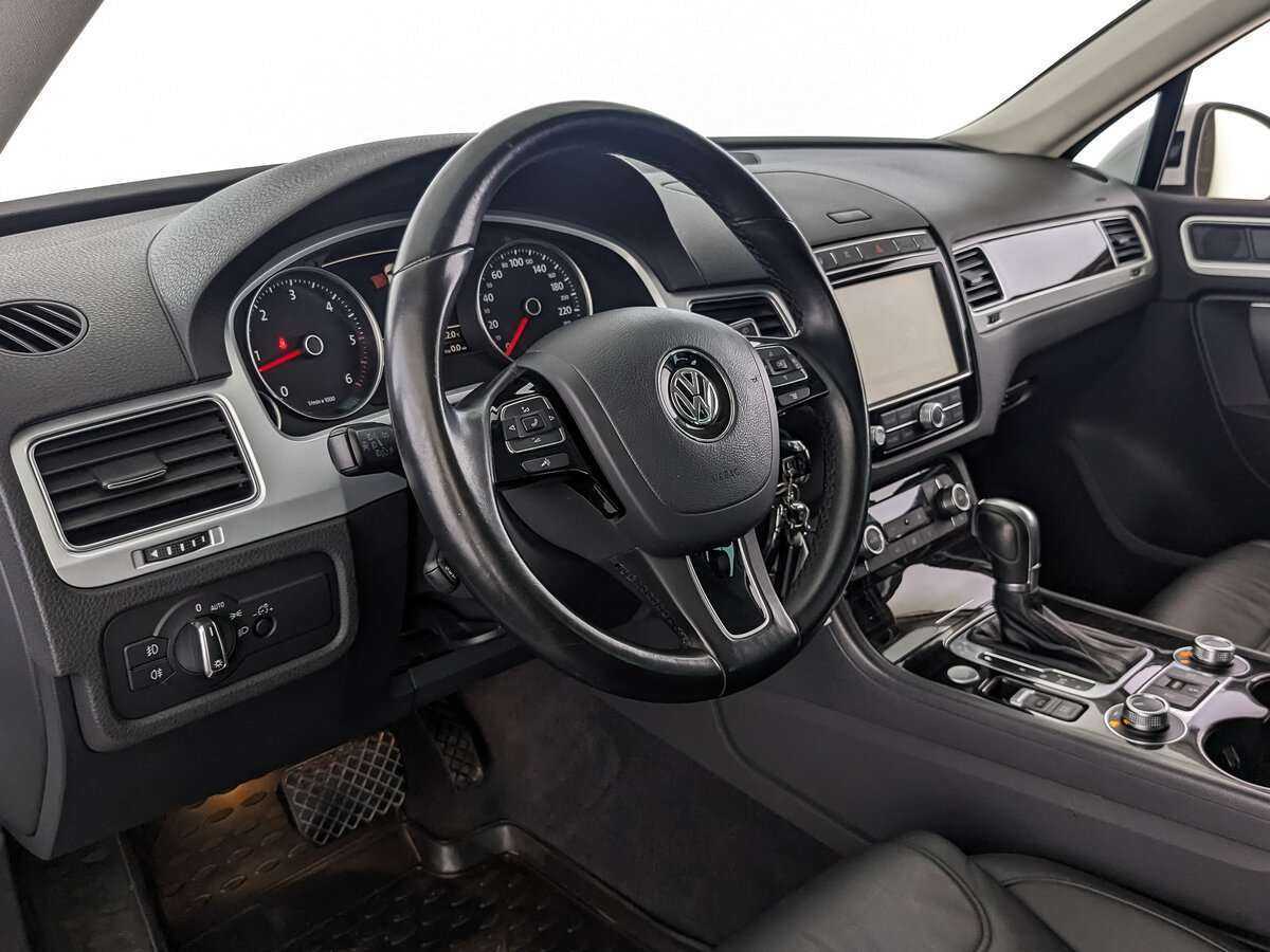 Volkswagen Touareg, 2017 Фото №15