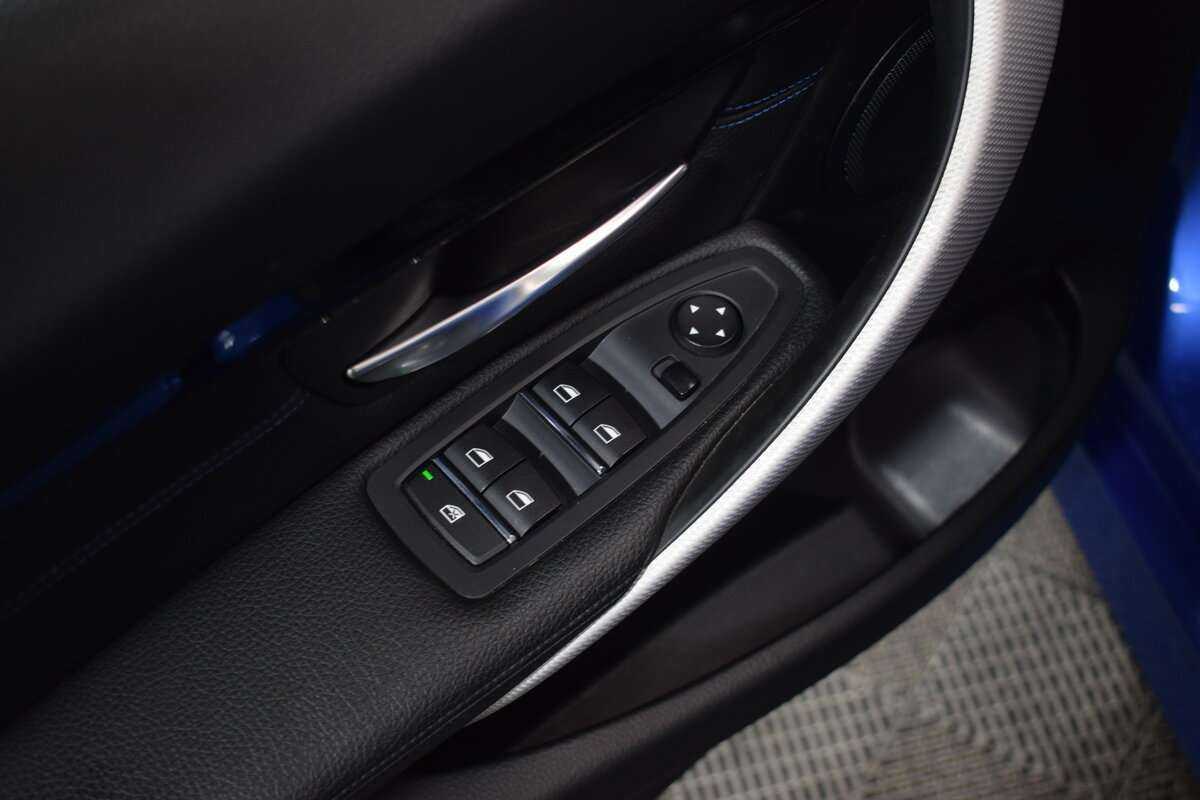 BMW 3 серии 320i xDrive, 2018 Фото №11