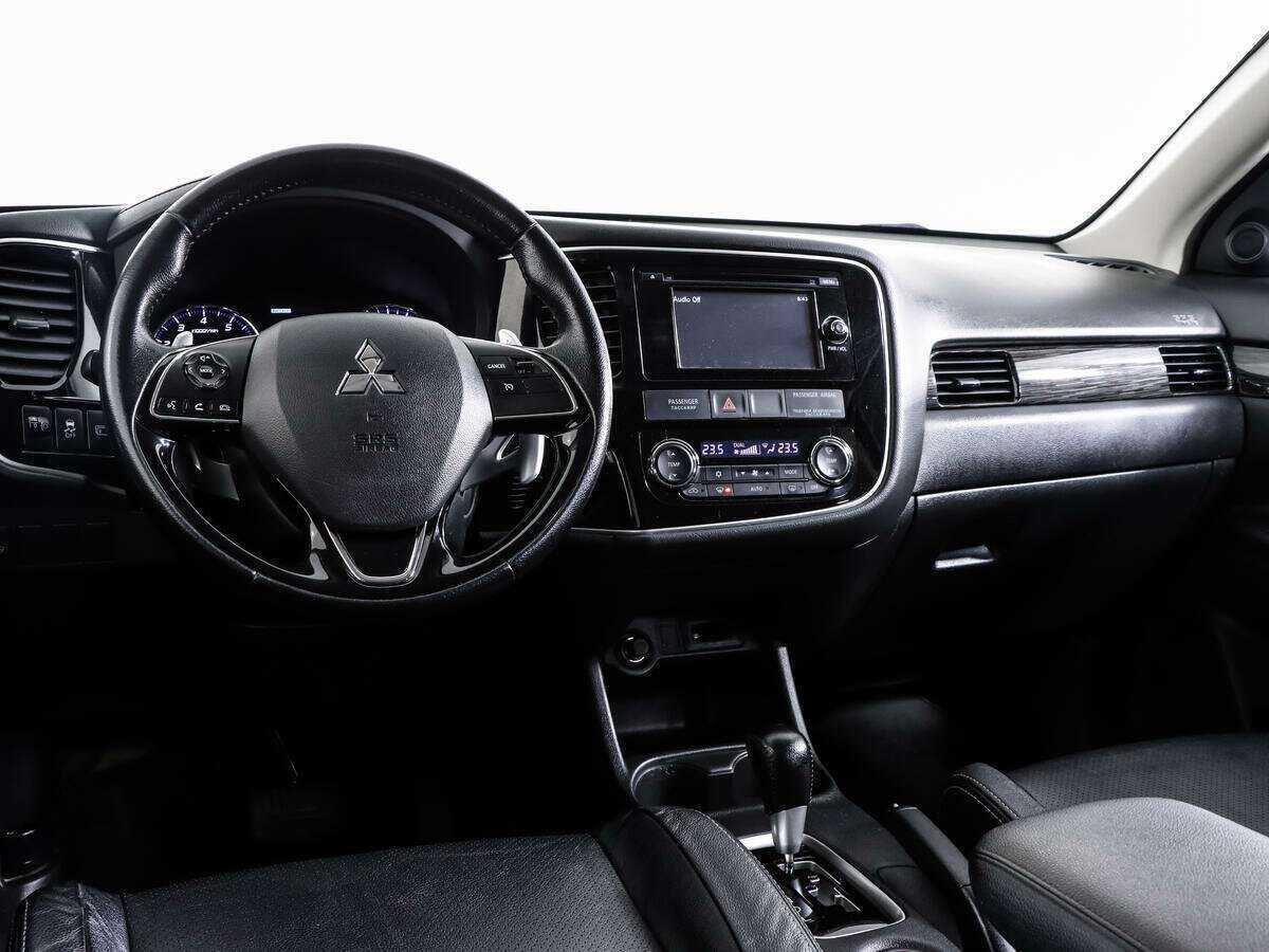 Mitsubishi Outlander, 2016 Фото №11