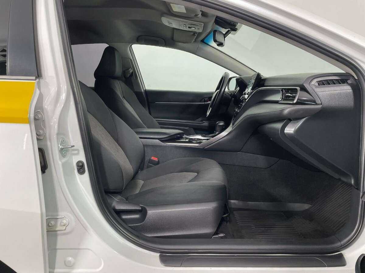 Toyota Camry, 2021 Фото №14