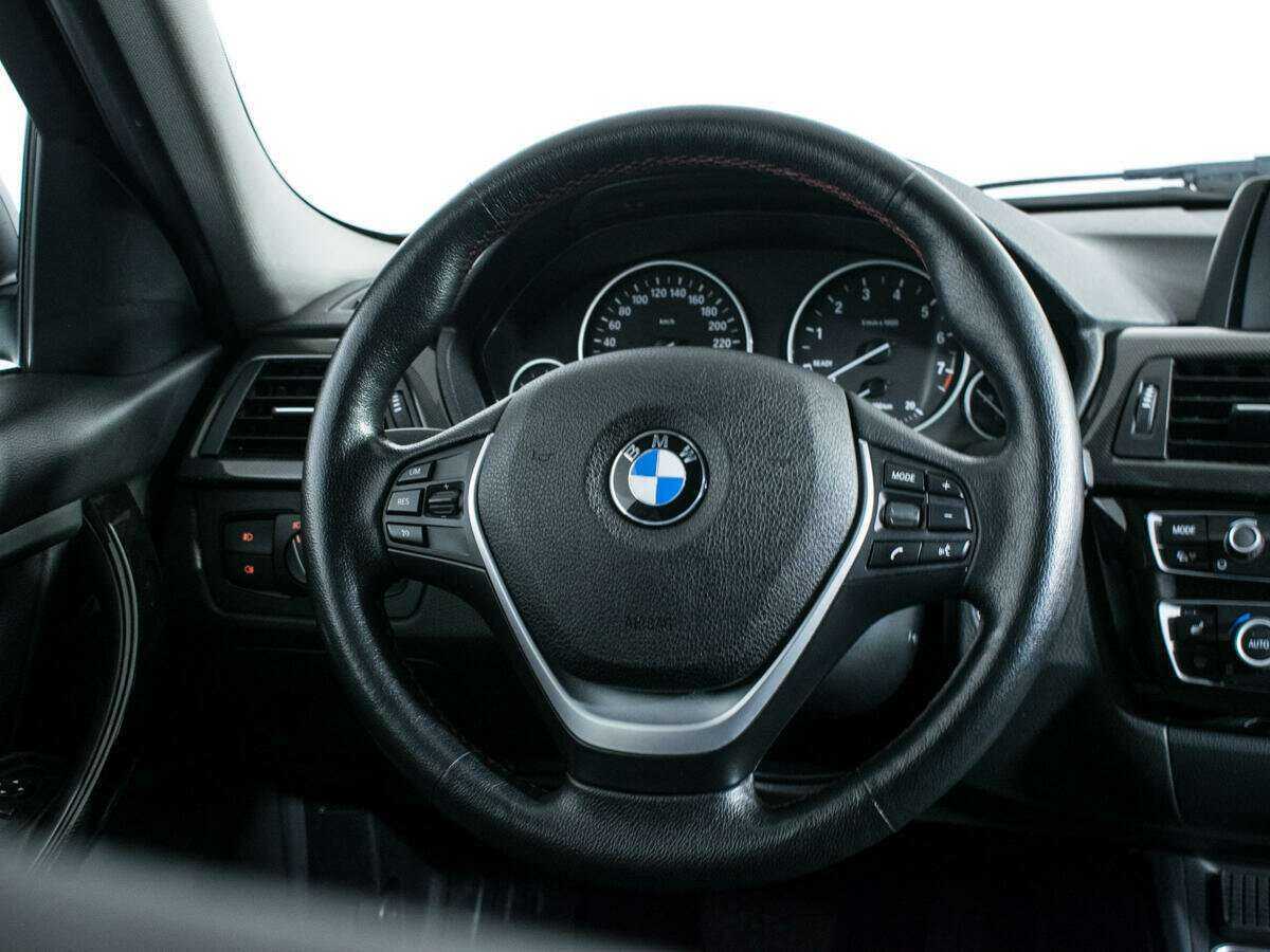 BMW 3 серии 318i, 2017 Фото №14