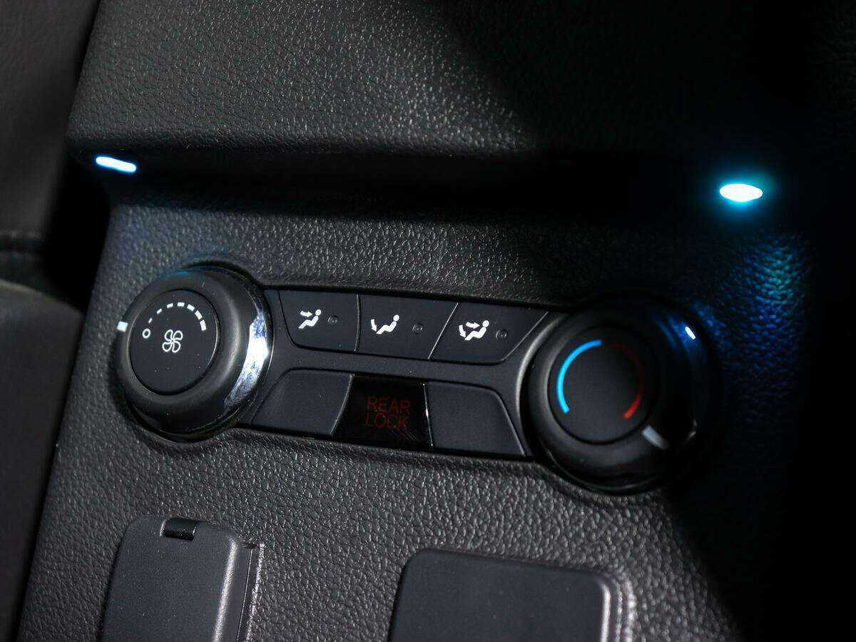 Ford Explorer Sport, 2015 Фото №19