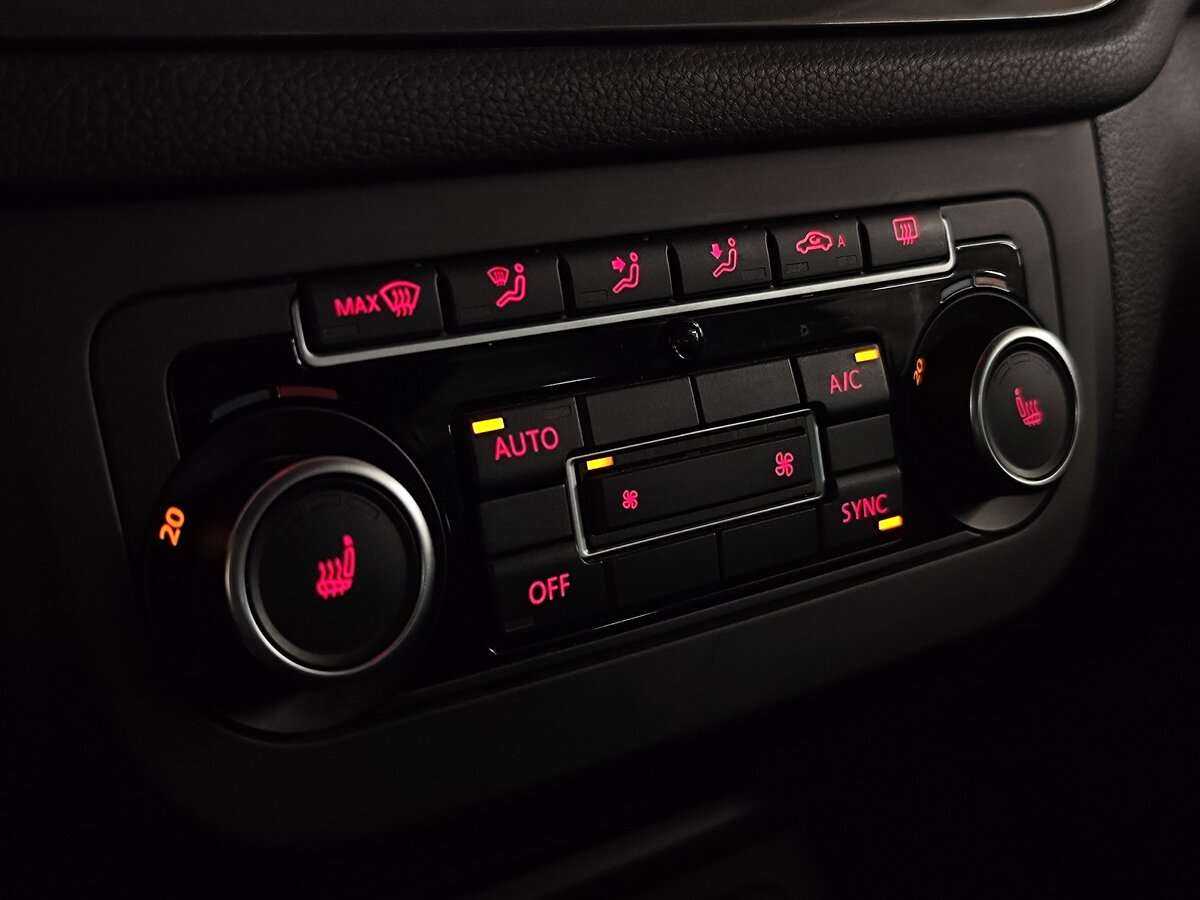 Volkswagen Tiguan, 2012 Фото №15