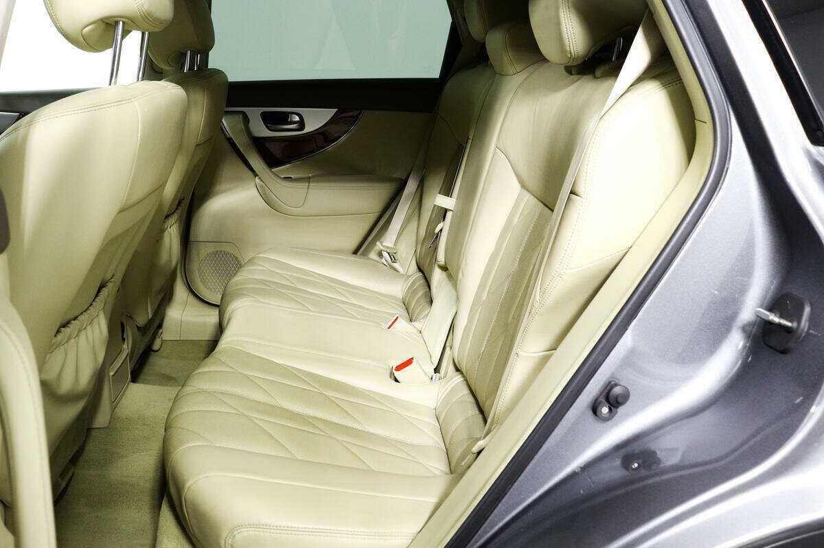 Infiniti FX30d, 2012 Фото №12