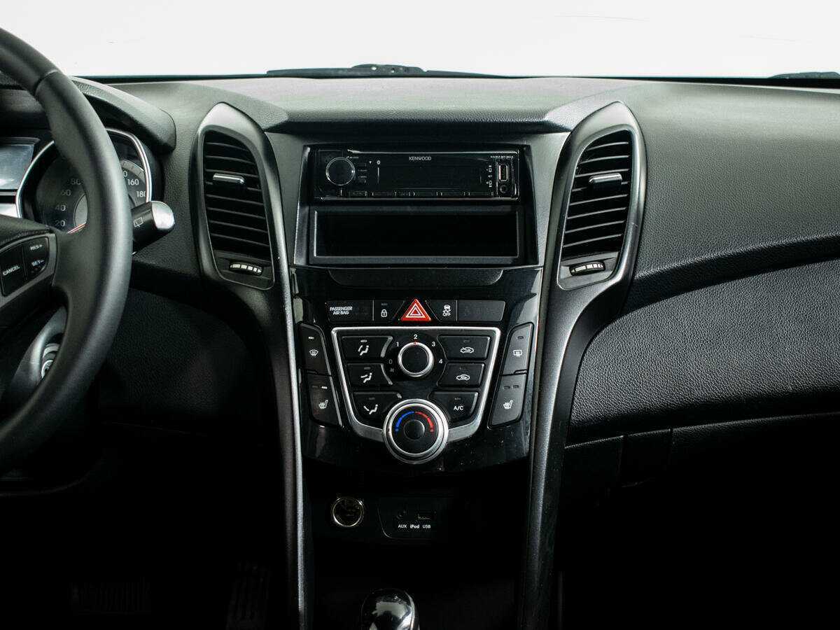 Hyundai i30, 2012 Фото №11