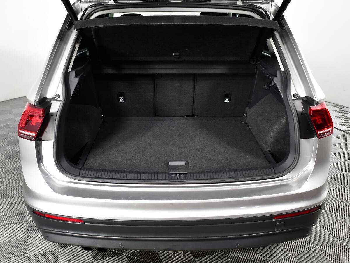 Volkswagen Tiguan, 2018 Фото №17