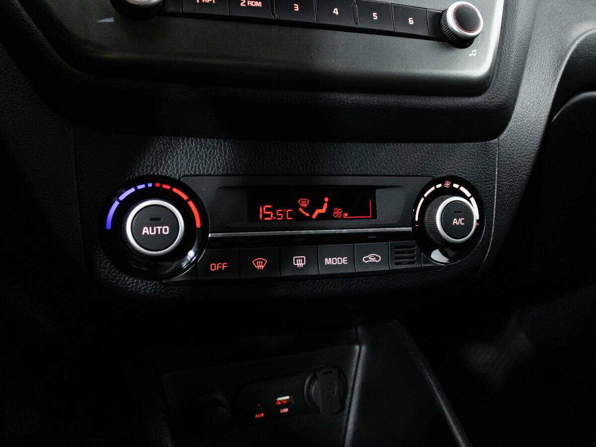 Kia Rio, 2017 Фото №16