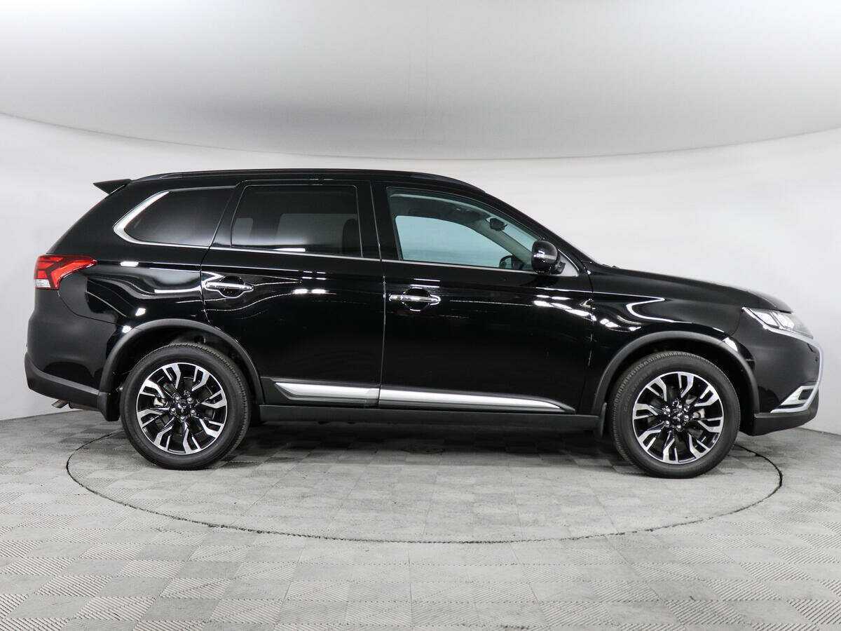 Mitsubishi Outlander, 2022 - 56 017 км. | Фото №4