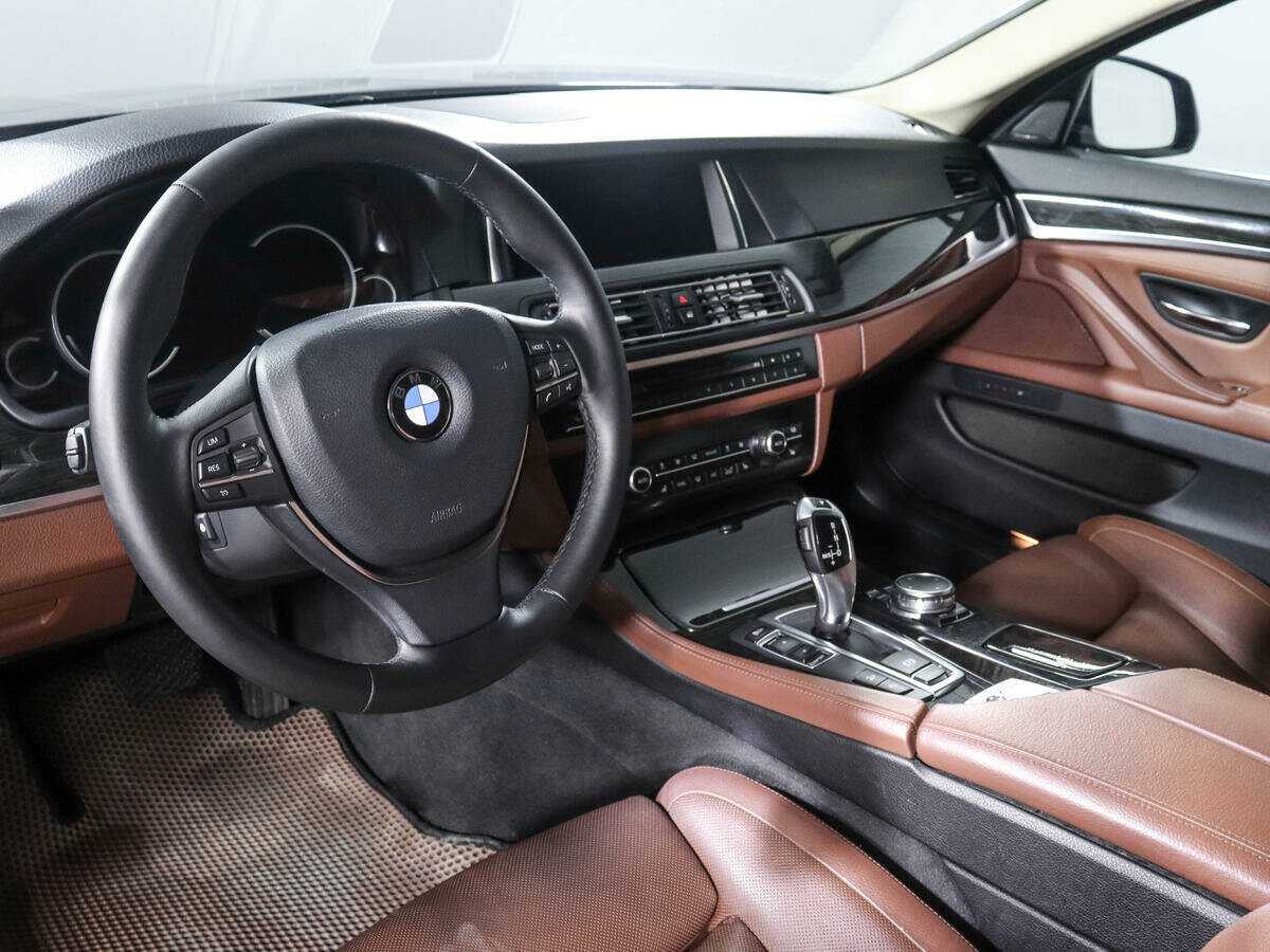 BMW 5 серии 528i xDrive, 2016 Фото №14