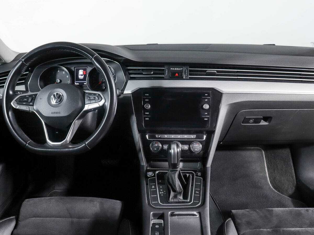 Volkswagen Passat, 2020 Фото №12