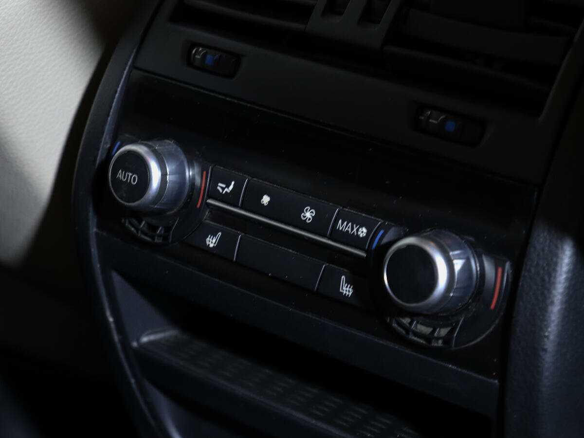 BMW 5 серии 535i xDrive, 2012 Фото №17