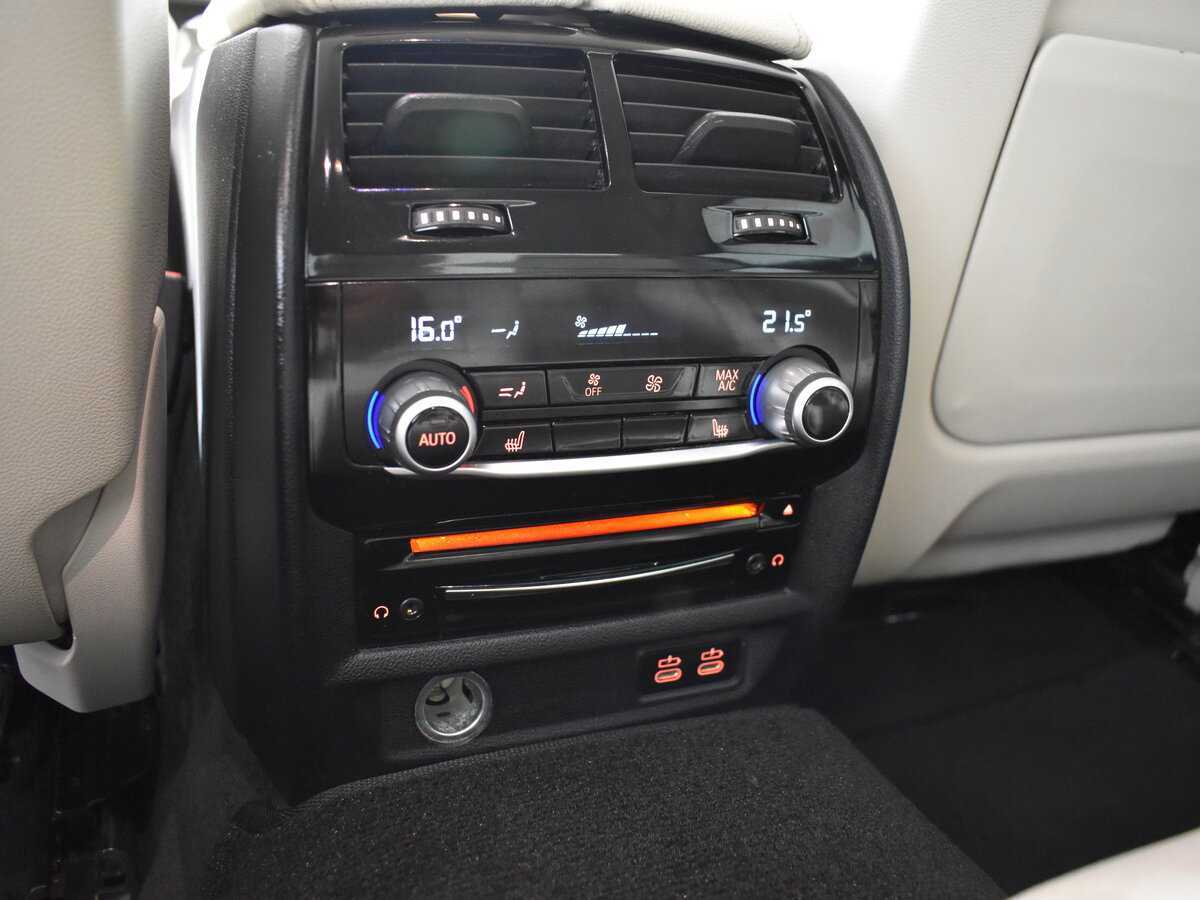 BMW 5 серии 520d xDrive, 2019 Фото №8