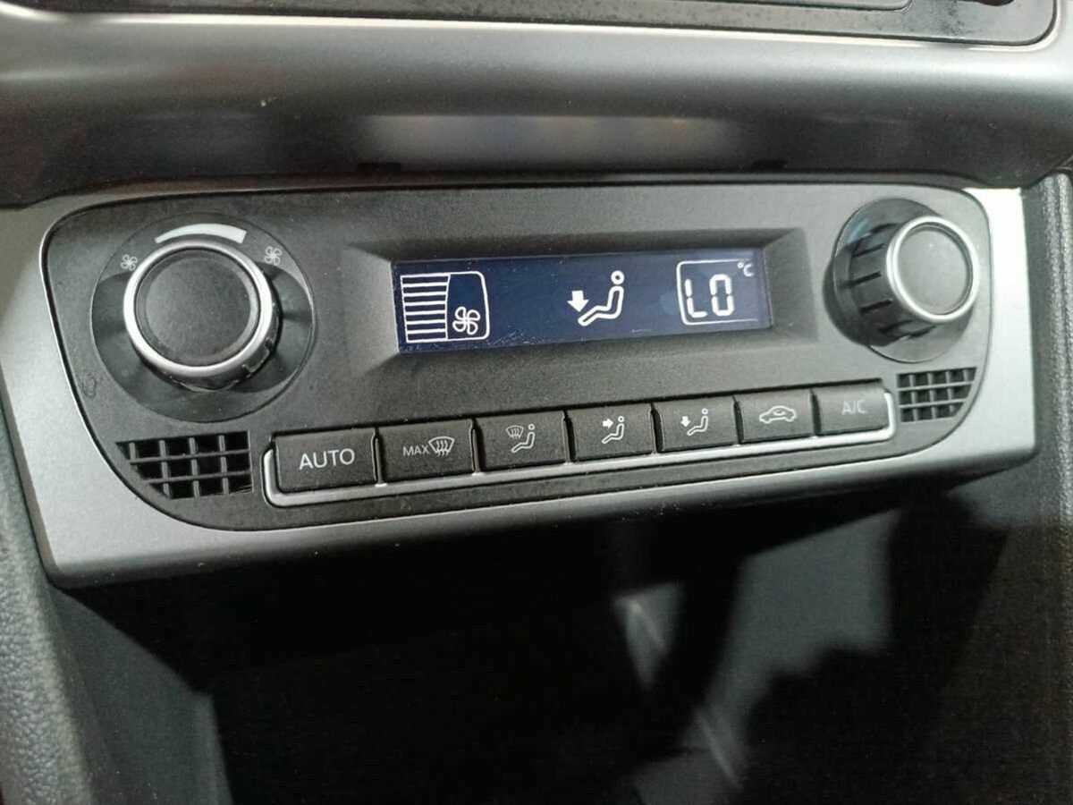 Volkswagen Polo, 2016 Фото №14