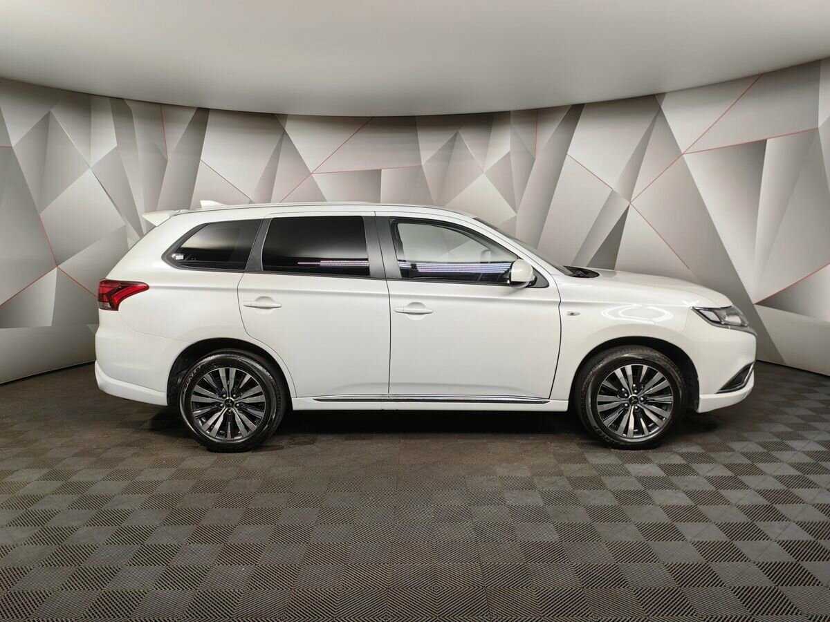 Mitsubishi Outlander, 2022 - 11 808 км. | Фото №5