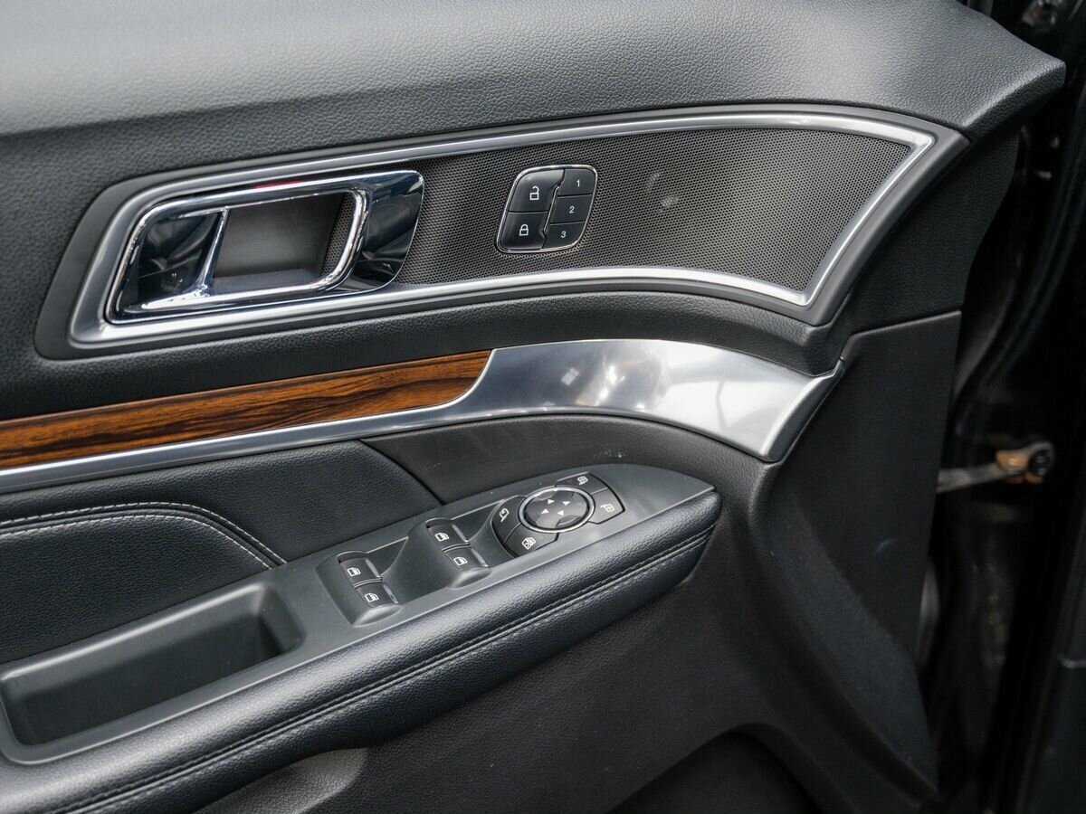 Ford Explorer, 2017 Фото №18