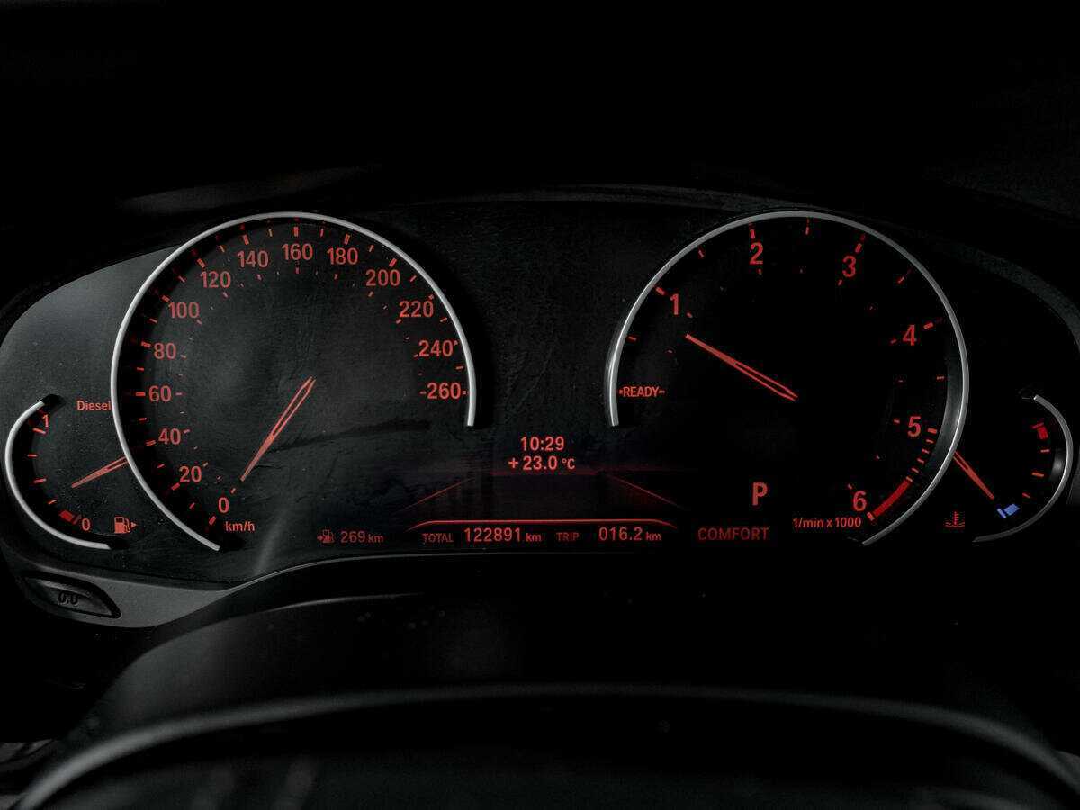 BMW 5 серии 520d xDrive, 2018 Фото №11