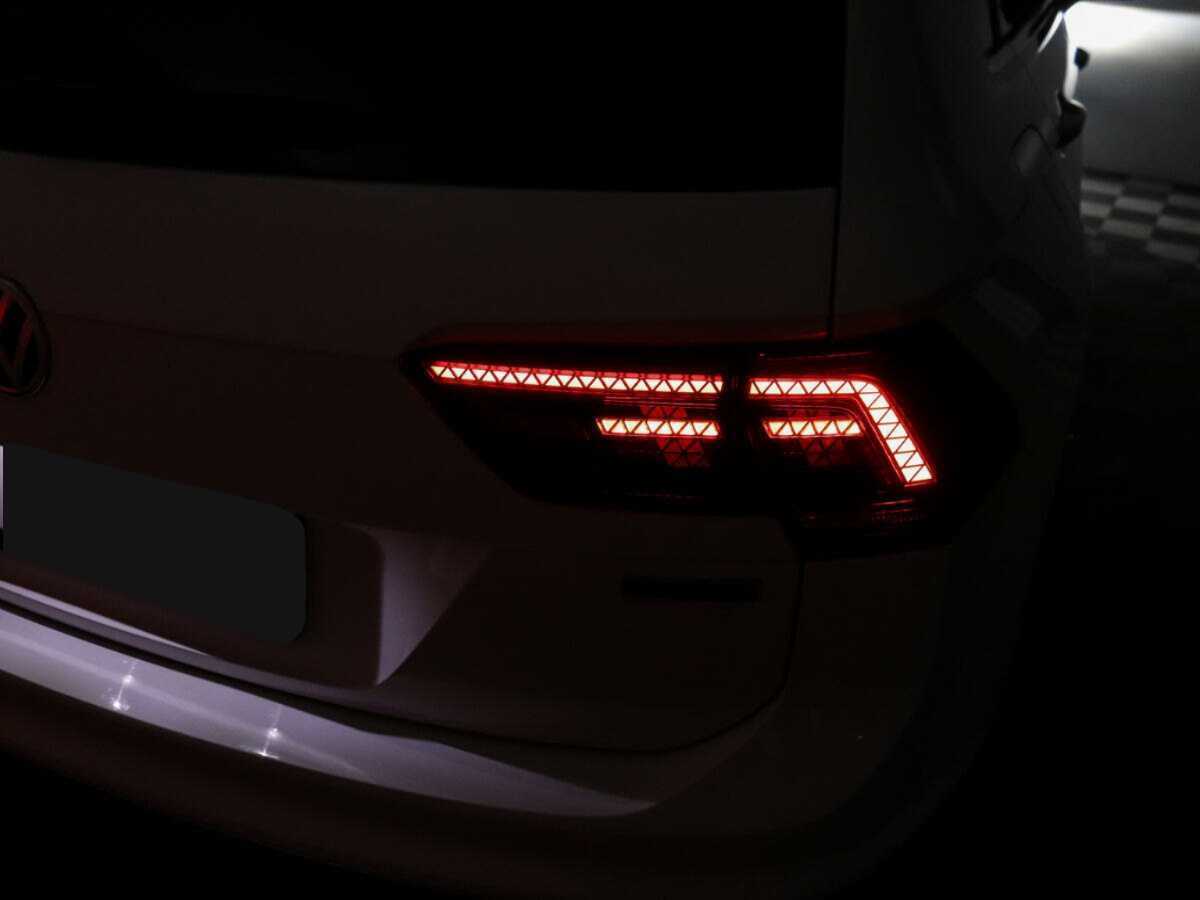 Volkswagen Tiguan, 2018 Фото №9