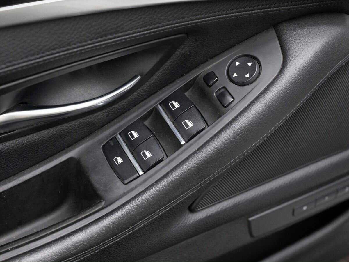 BMW 5 серии 528i xDrive, 2013 Фото №27