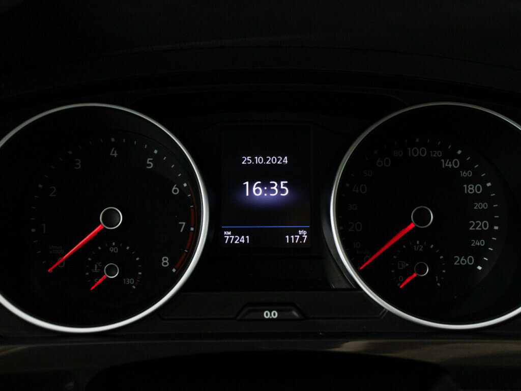 Volkswagen Tiguan, 2018 Фото №12