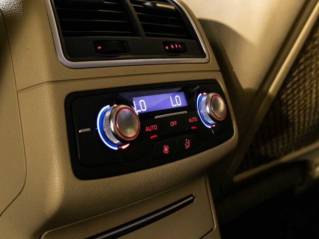 Audi A6, 2012 Фото №22