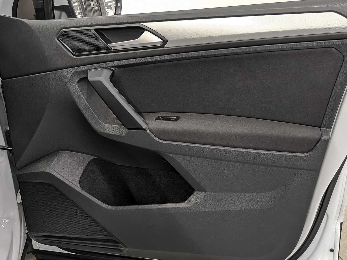 Volkswagen Tiguan, 2020 Фото №25