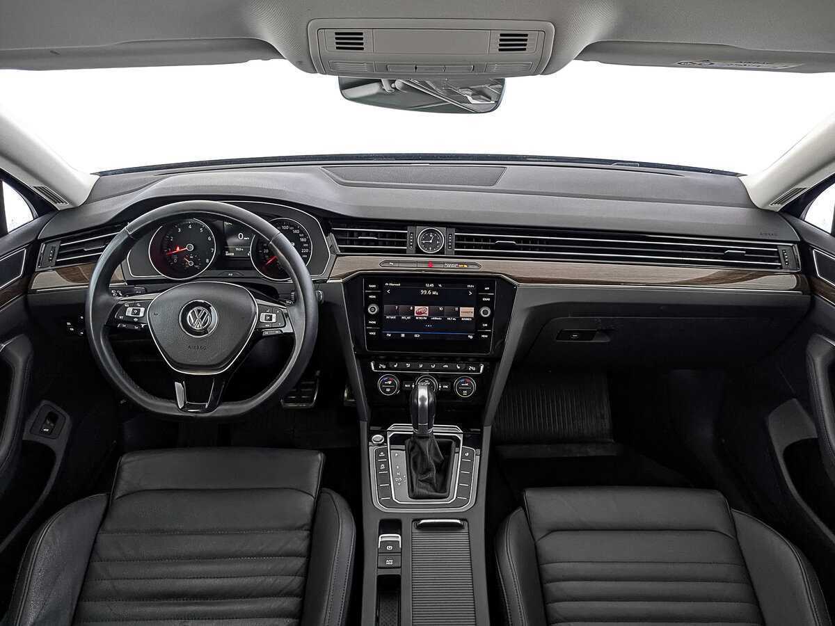 Volkswagen Passat, 2019 Фото №14