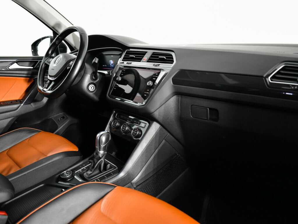 Volkswagen Tiguan, 2018 Фото №9