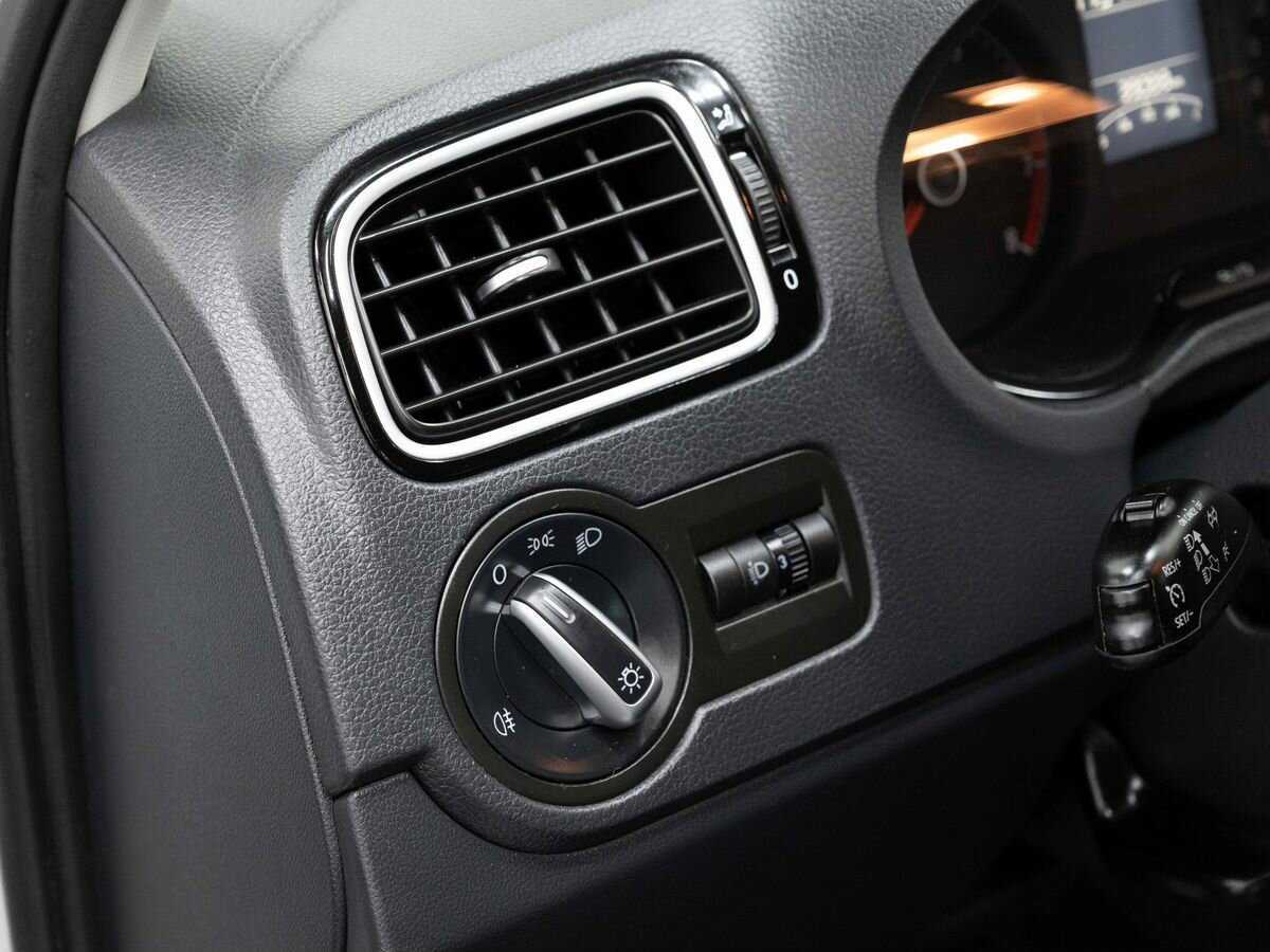 Volkswagen Polo, 2020 Фото №20