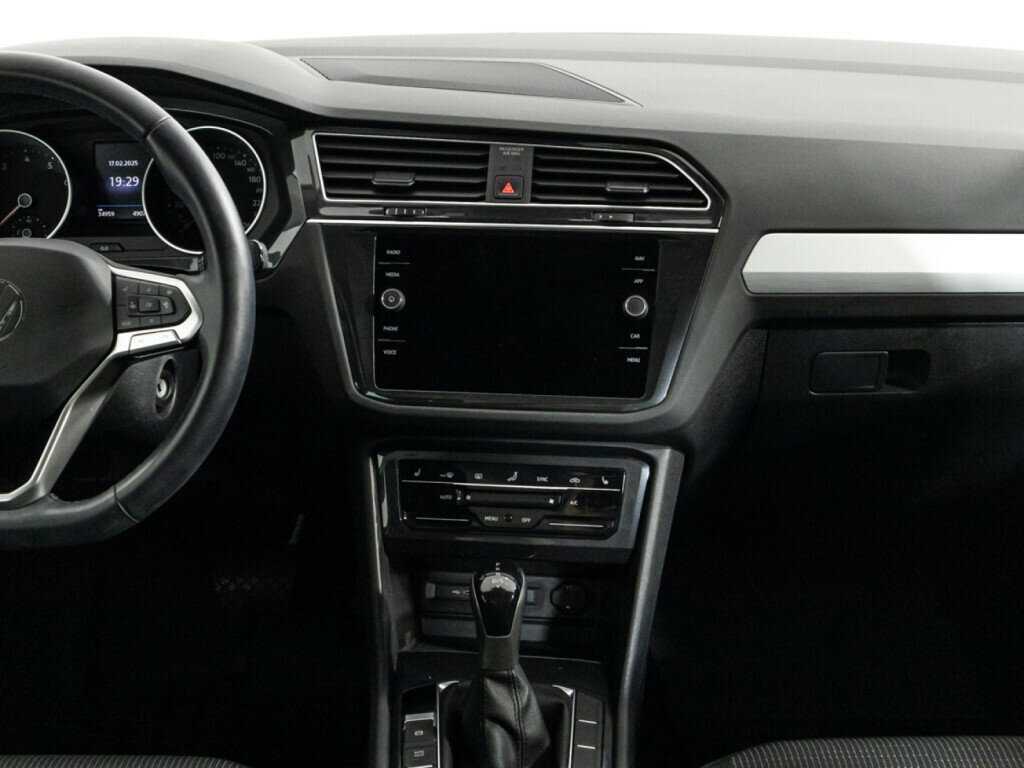 Volkswagen Tiguan, 2021 Фото №14