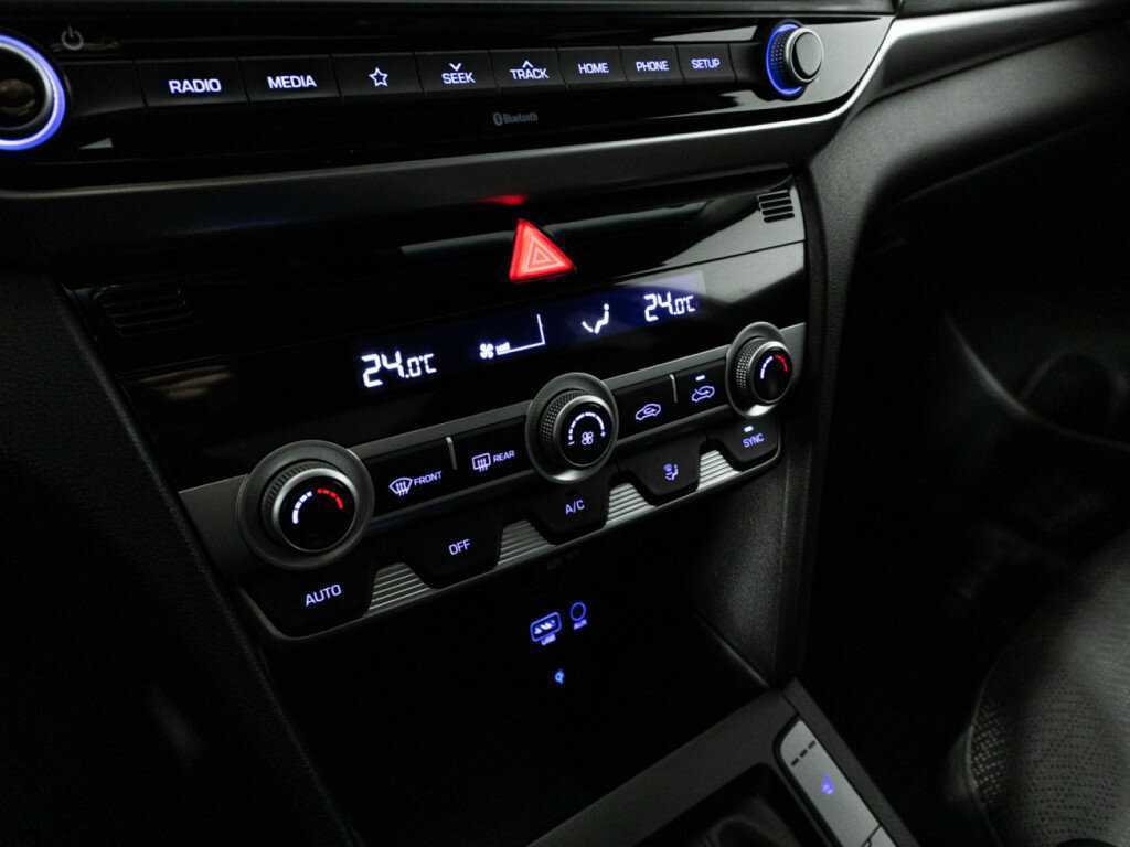 Hyundai Elantra, 2019 Фото №19