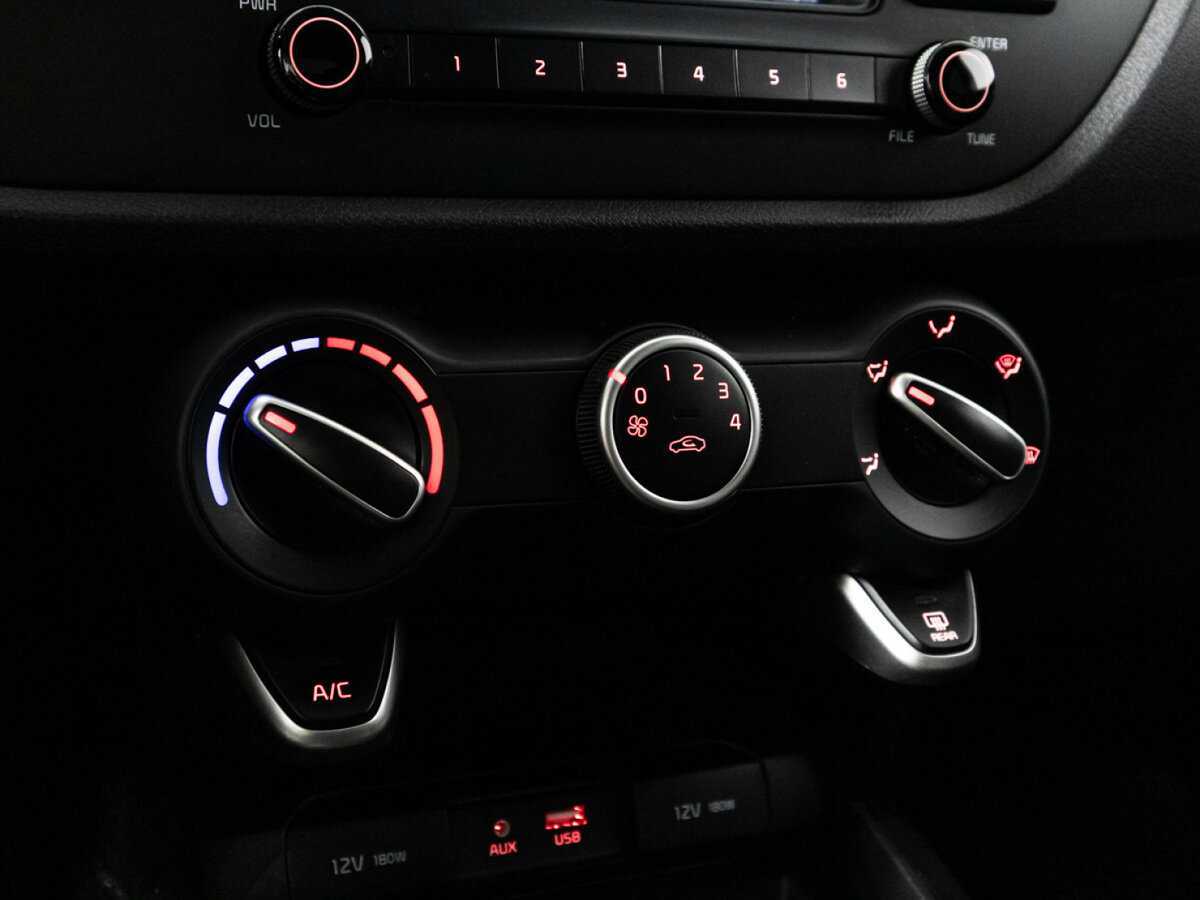 Kia Rio, 2017 Фото №16