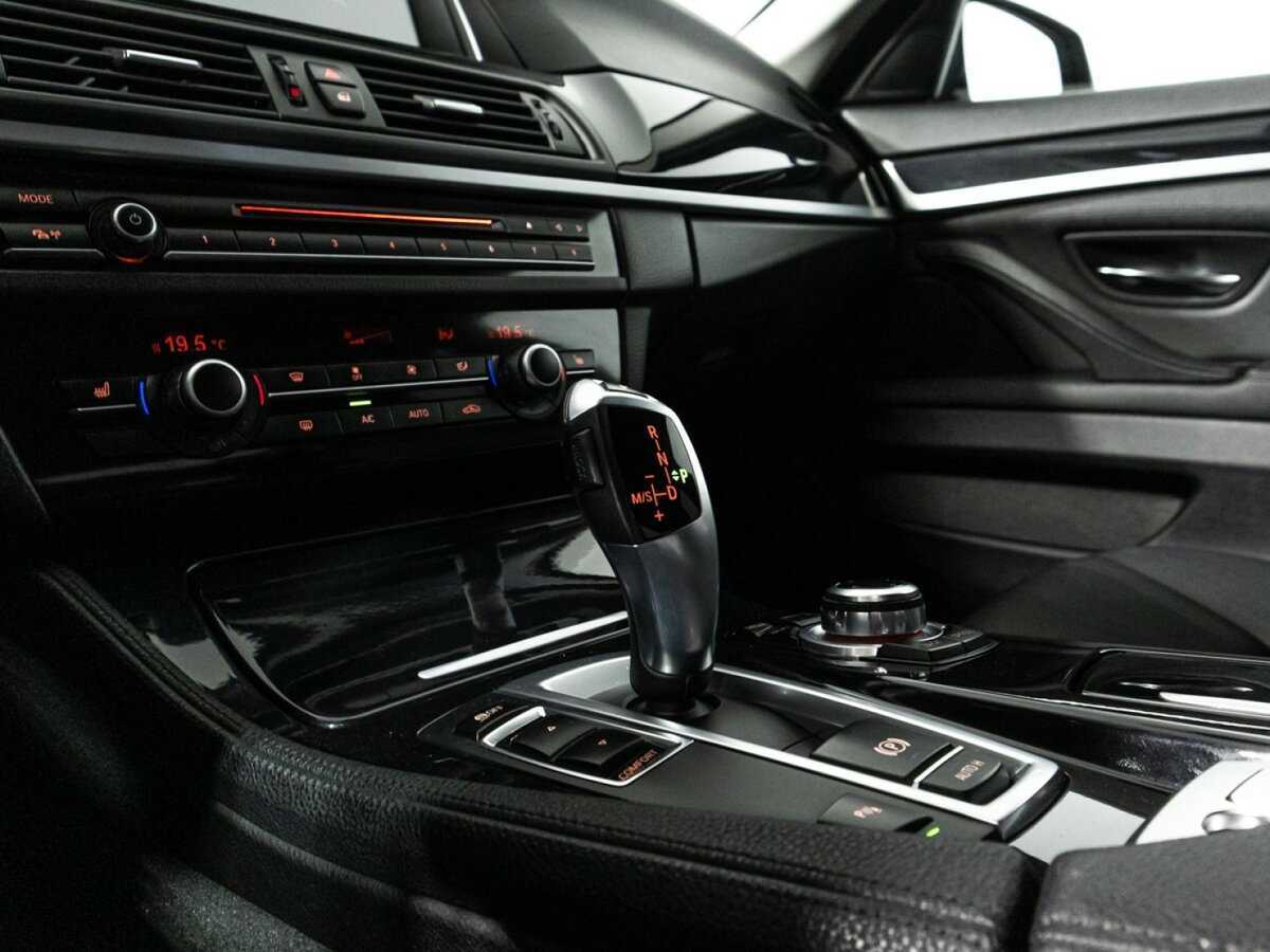BMW 5 серии 520i, 2014 Фото №18