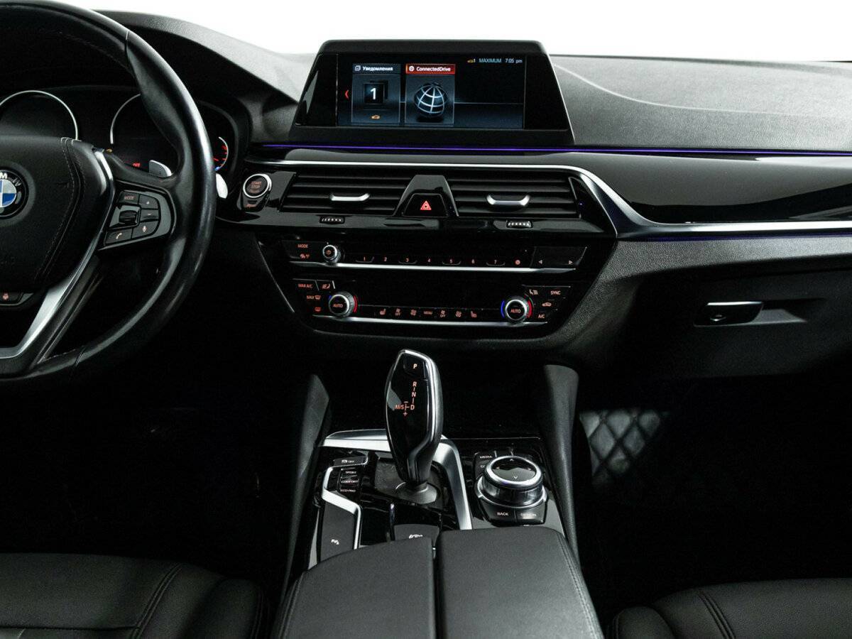 BMW 5 серии 520i, 2017 Фото №14