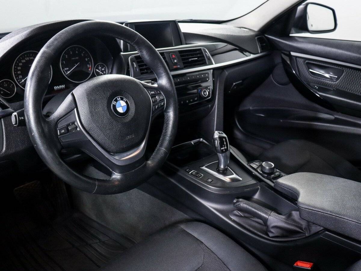 BMW 3 серии 318i, 2016 Фото №14