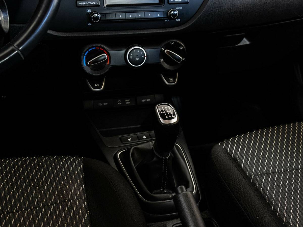 Kia Rio, 2017 Фото №10