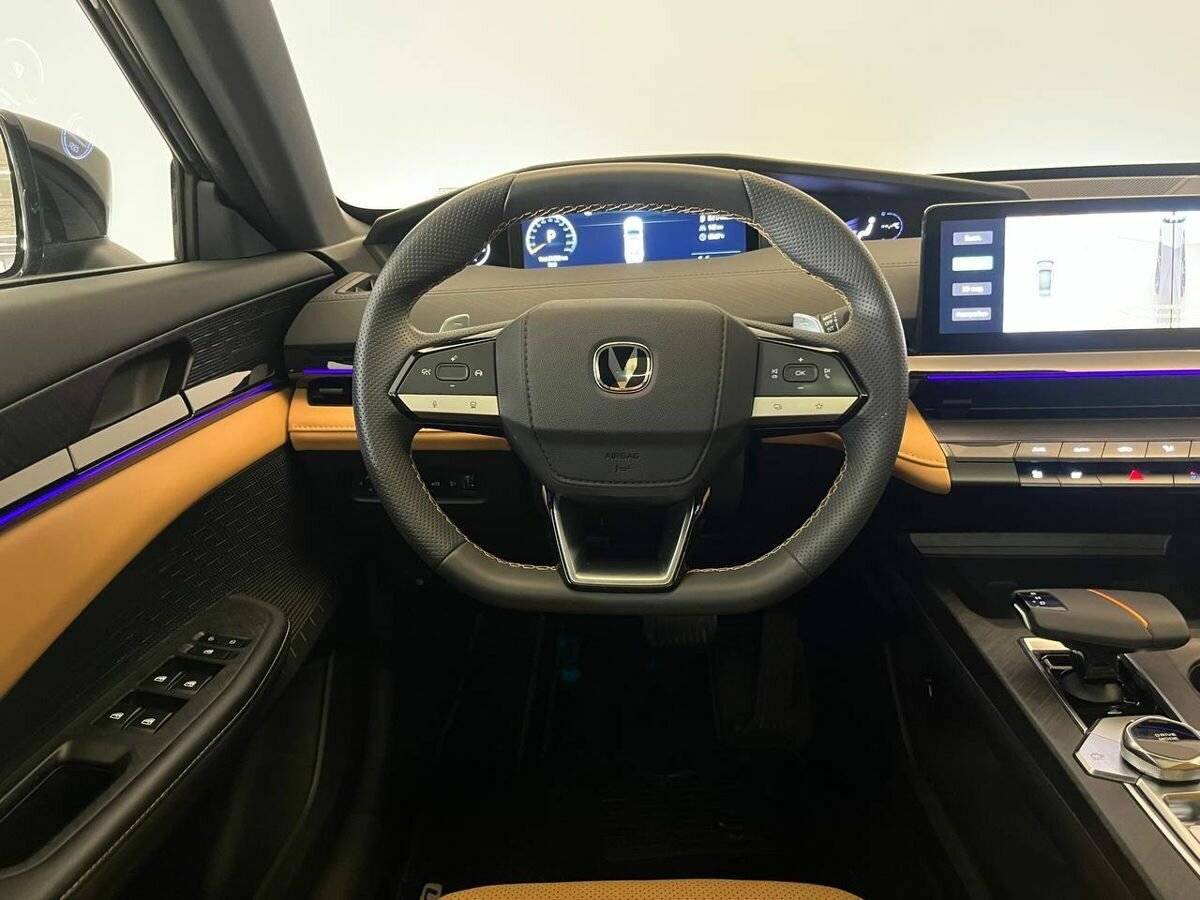 Changan UNI-V, 2023 Фото №18