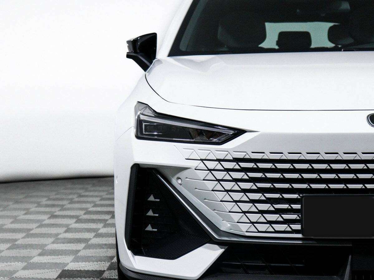 Changan UNI-V, 2023 Фото №18