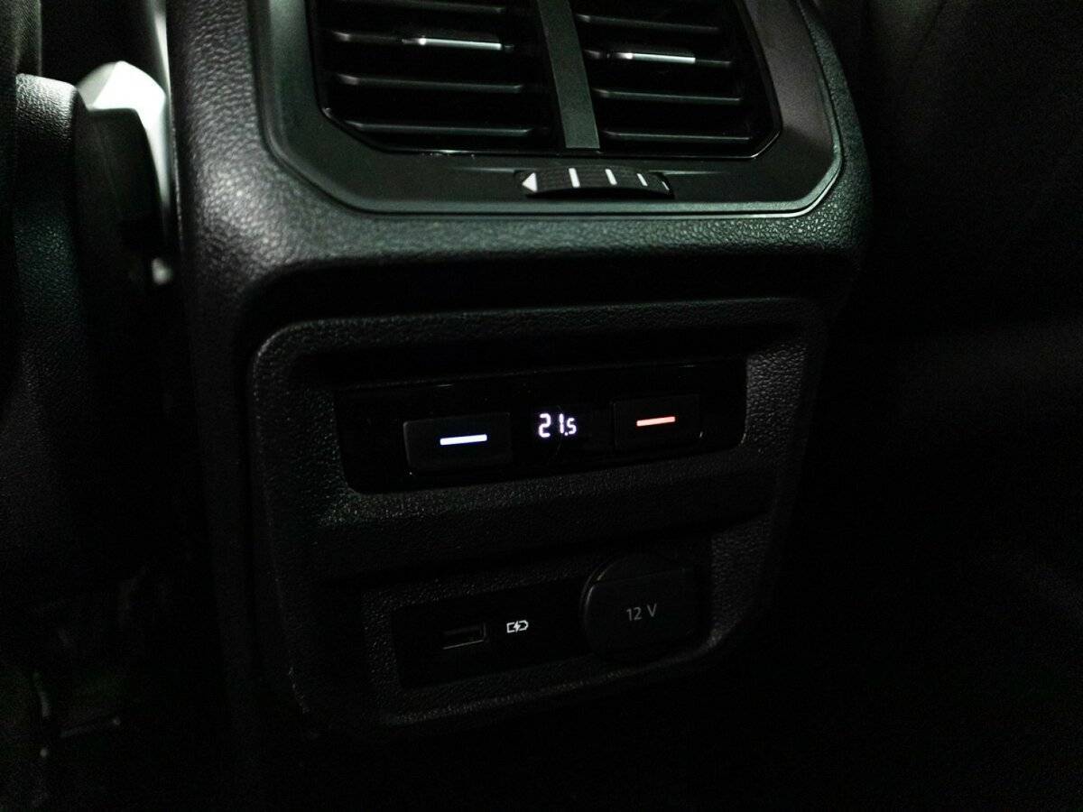 Volkswagen Tiguan, 2019 Фото №21