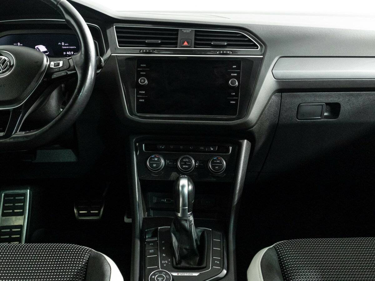 Volkswagen Tiguan, 2019 Фото №14