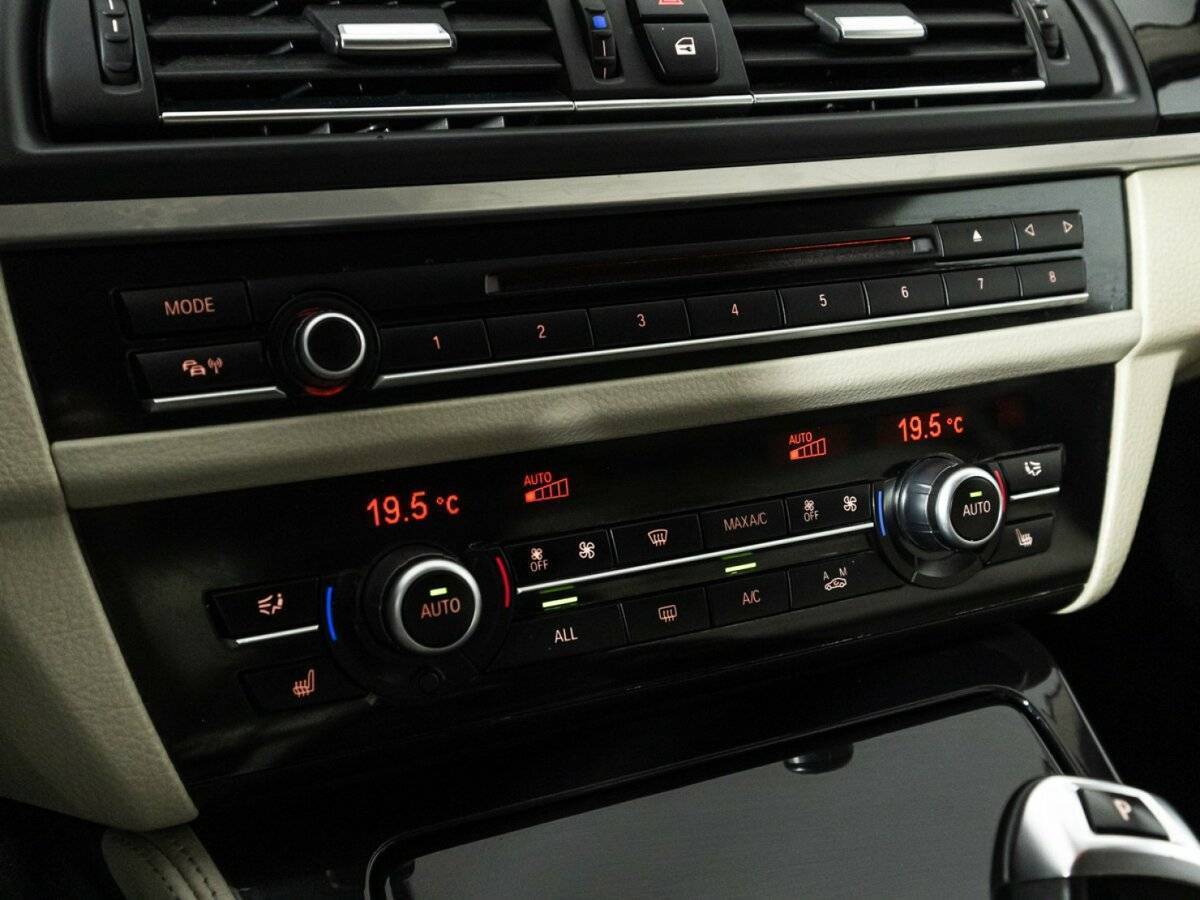 BMW 5 серии 528i xDrive, 2013 Фото №19