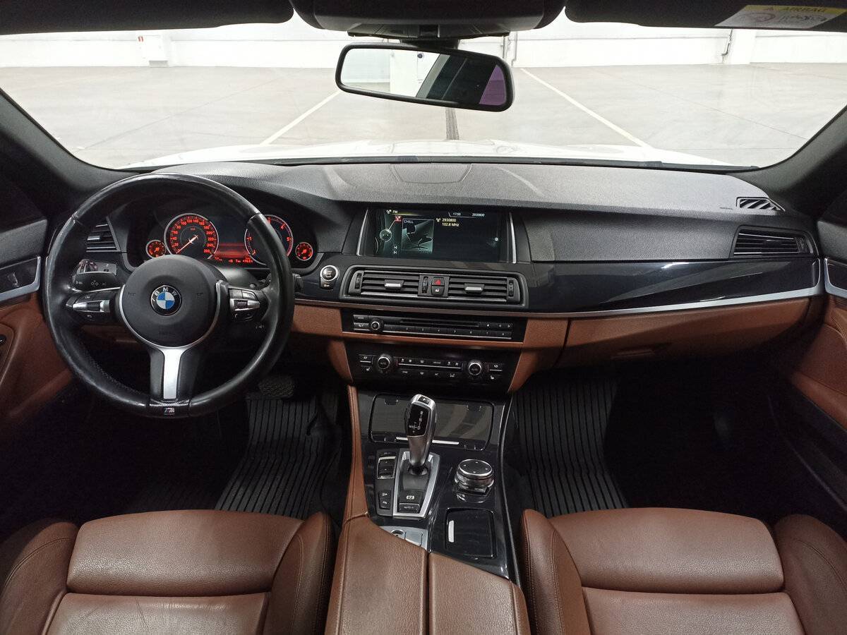 BMW 5 серии 525d xDrive, 2015 Фото №14