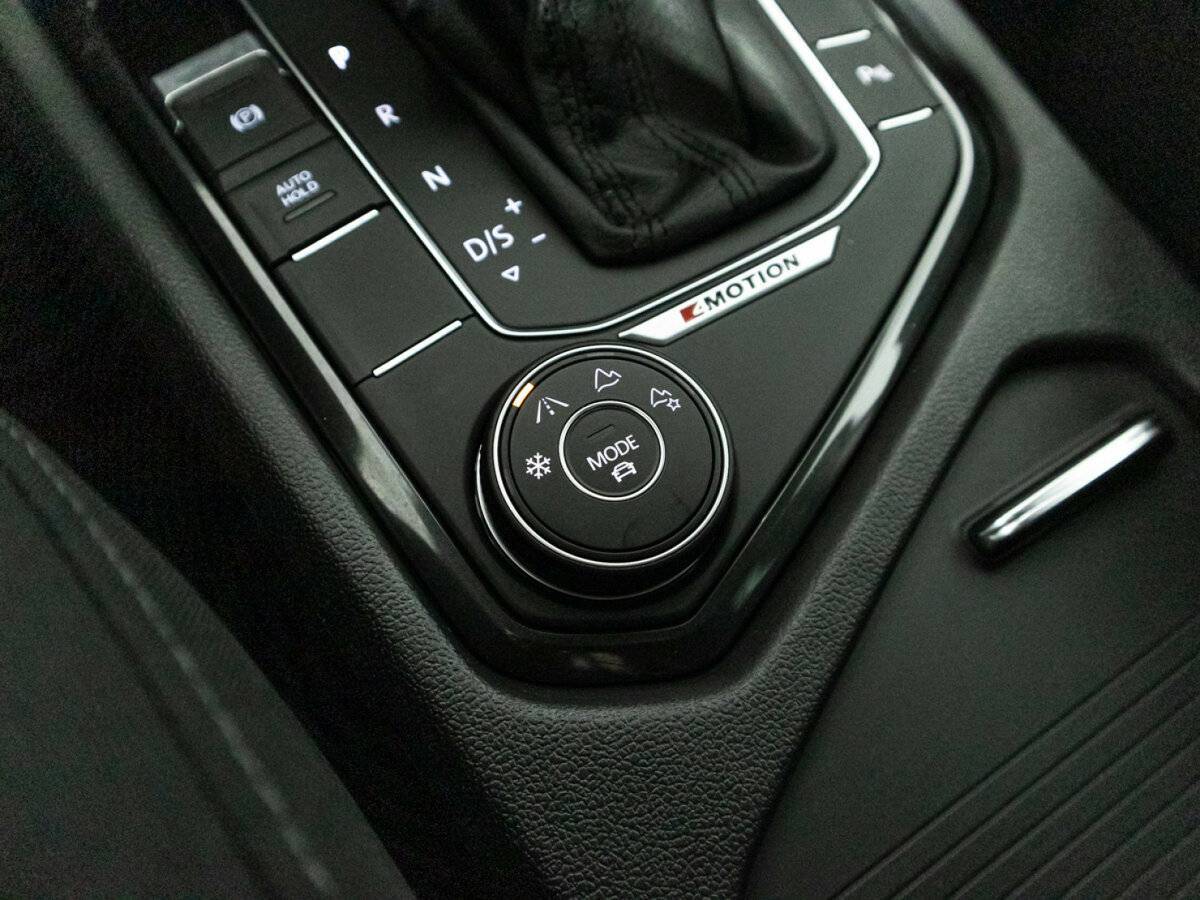 Volkswagen Tiguan, 2018 Фото №19