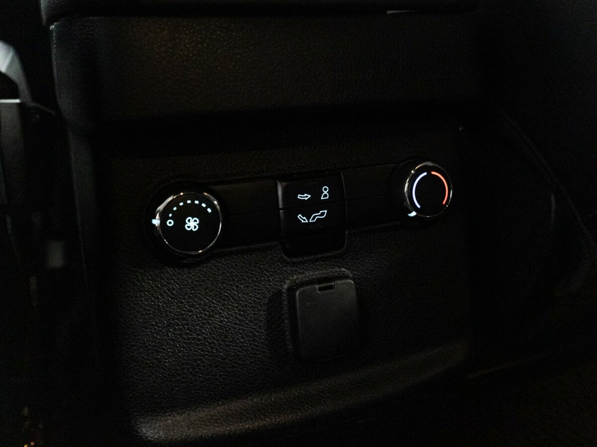 Ford Explorer V Рестайлинг 2, 2019 Фото №19