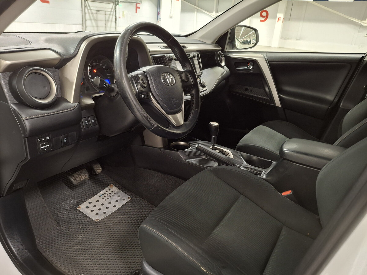 Toyota RAV4 IV (XA40), 2014 Фото №16